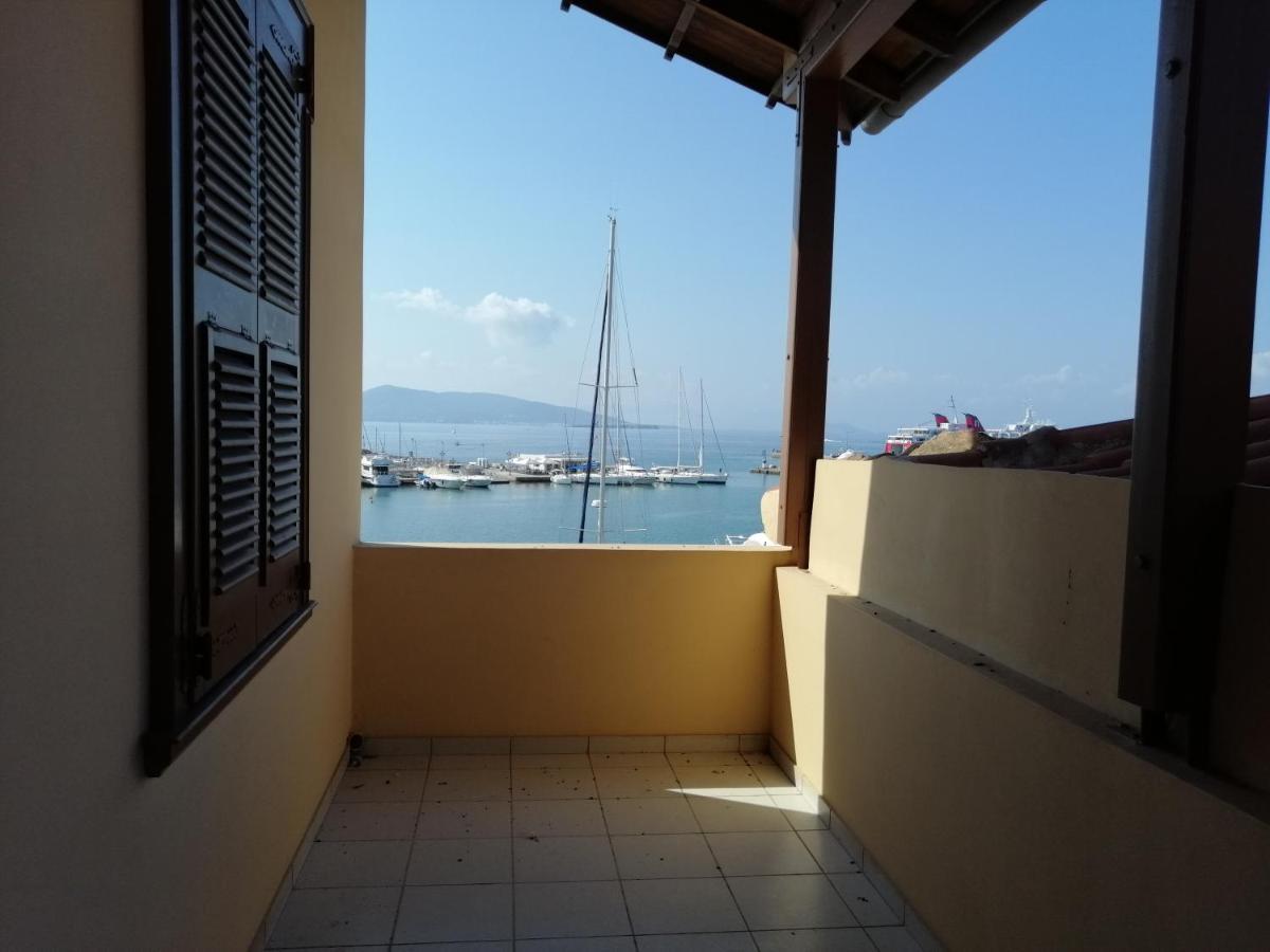 Aegina Port Apt 2-Διαμέρισμα Στο Λιμάνι Της Αίγινας 2 외부 사진